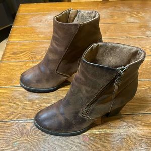 Clarks Indigo Brown Leather Side Zip Heeled Ankle Boots Womens 6.5